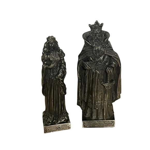 Design Toscano Mystical Legends Chess Set Silver Copper - Picture 6 of 16